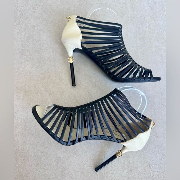 Chanel Caged CC Gladiator High Heel Peep Toe Sandals Black & Ivory Leather EU 41 - Picture 3 of 10